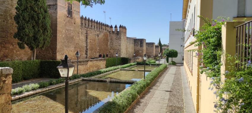 Patio De La Muralla Apartamentos Cordoba Exterior photo